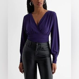 🏷️ 🛍️ NWT Express Skimming Surplice V-Neck Ruched Thong Bodysuit 🏷️ 🛍️